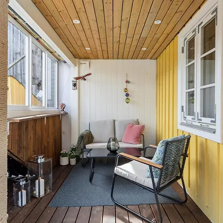 In Centre With Two Bedrooms Og Free Parking Apartament *