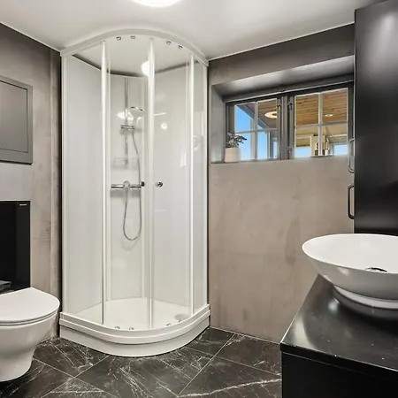 Apartament In Centre With Two Bedrooms Og Free Parking *